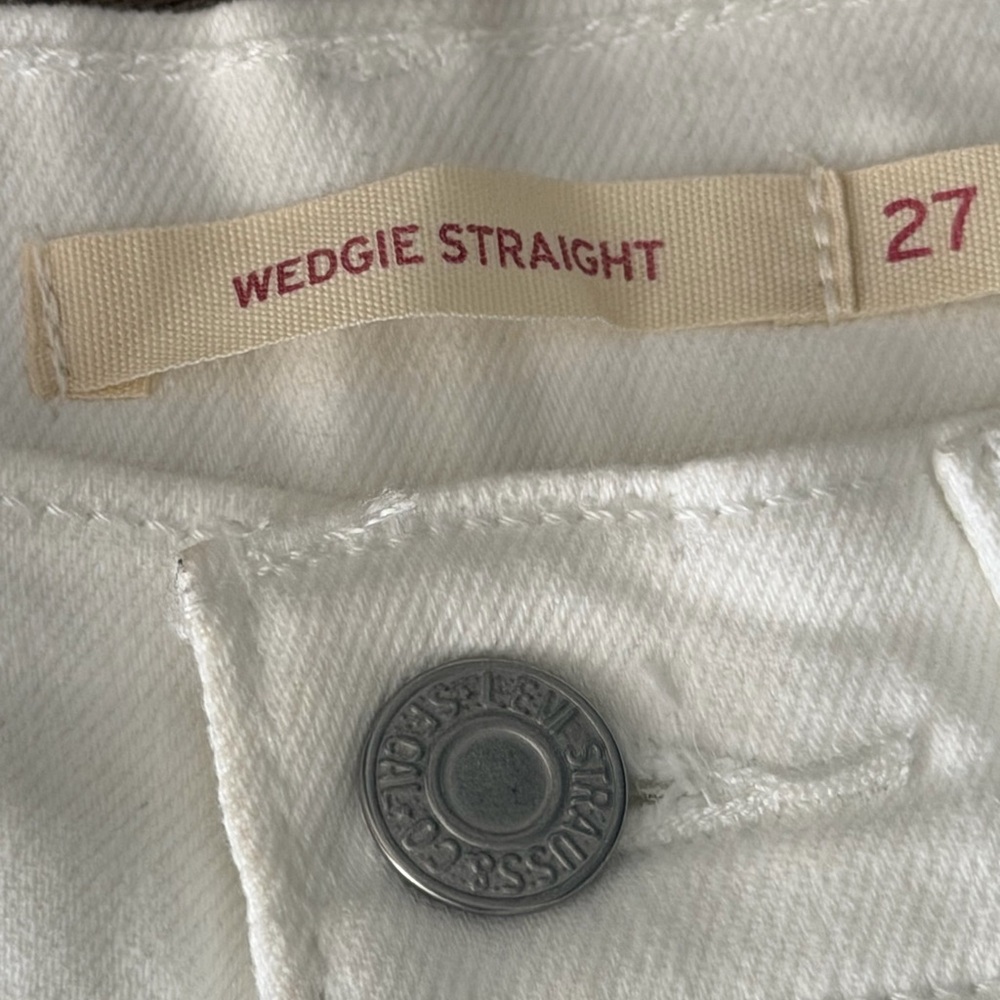Levi's Women's Wedgie Straight Leg Jeans - White - Picture 5 of 12